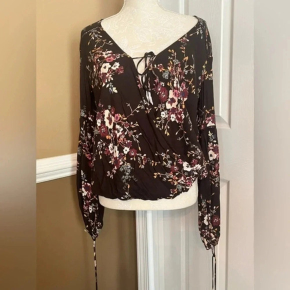 Nordstrom Lovestitch Floral Wrap Blouse NWT - Picture 5 of 12